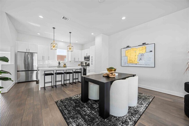 Building Photo - 3018 Markle Dr