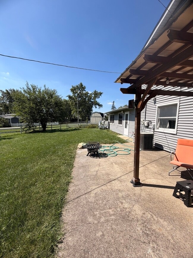 Building Photo - 7791 Sherwood Cir S