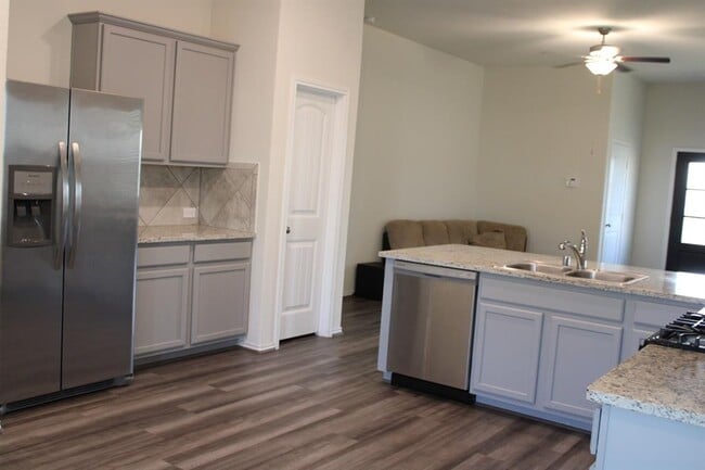 Building Photo - 9810 Copper Ranch Trail