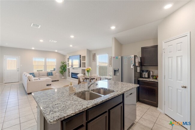 Building Photo - 5105 Natalia Rd