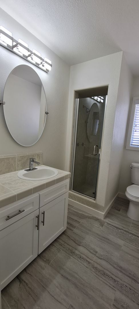 Building Photo - Newly Remodeled 1 Bedroom / Call or text O...