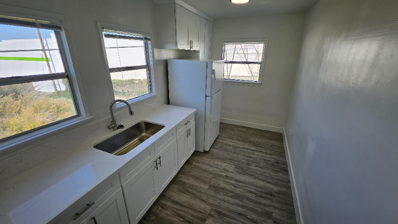 Building Photo - 3011 Carmona Ave