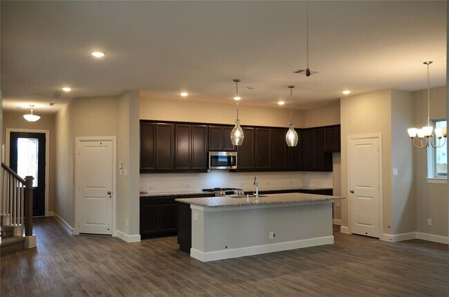 Building Photo - 23834 Pullin Market Dr