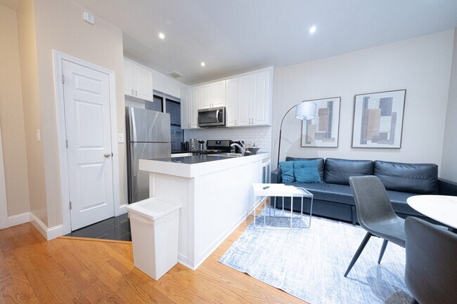 Building Photo - 230 W 113th St