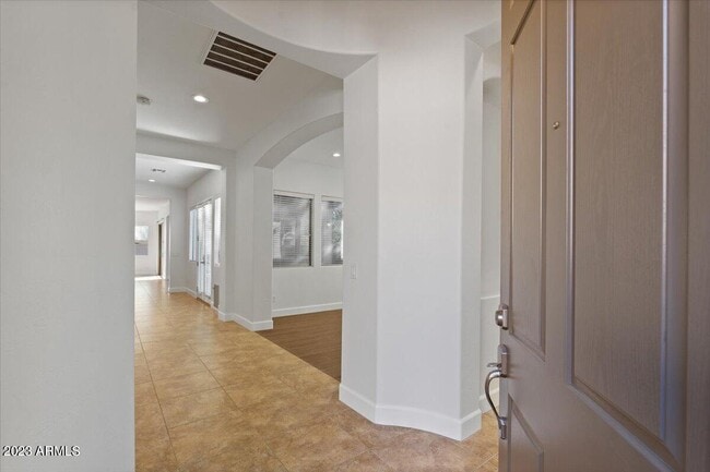 Building Photo - 2413 W Sienna Bouquet Pl