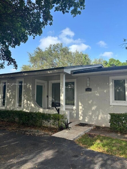 Building Photo - 12253 SW 82nd Ave