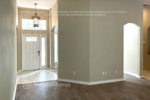 Building Photo - 305 Oak Springs Dr