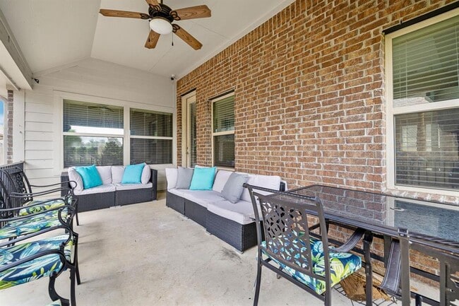 Building Photo - 163 Mount Ellen St