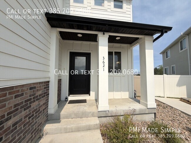 Building Photo - 3621 Sparrow Ln