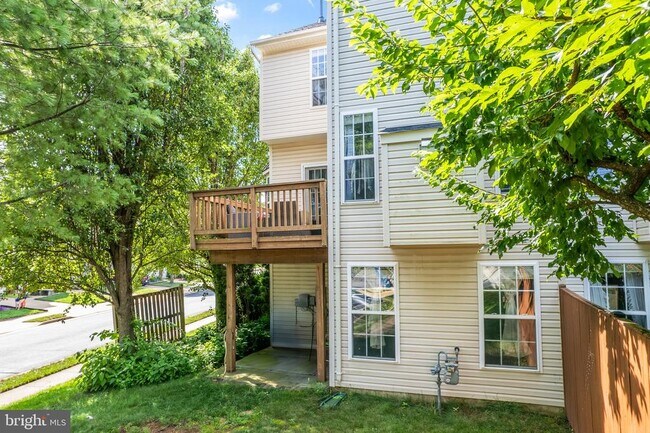 Building Photo - 14700 Ducktan Loop