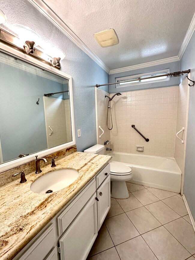 Building Photo - 1624 Havemeyer Ln