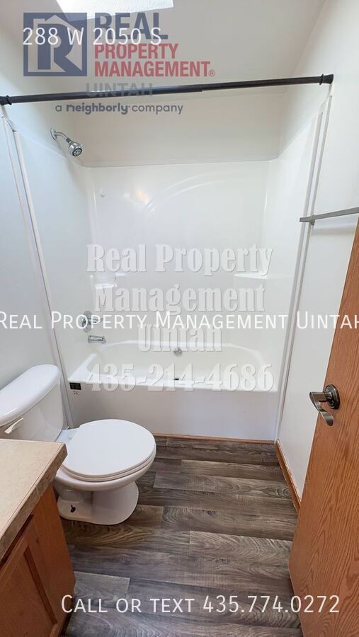 Building Photo - 288 2050 S