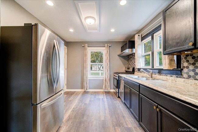 Building Photo - 351 US-209