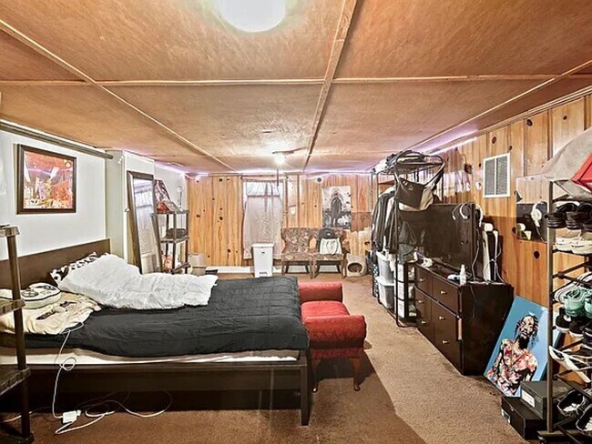 Building Photo - 2802 Berwick Ave