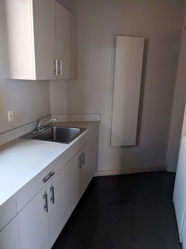 Building Photo - FINISTERRA GATED COMMUNITY RENTAL - VIEWS ...