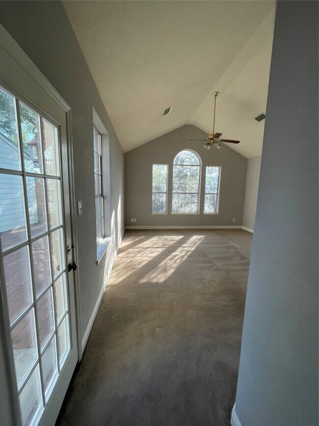 Building Photo - 13823 Wheatbridge Dr