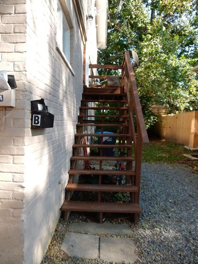 Building Photo - 1214 Hamilton Terrace SE