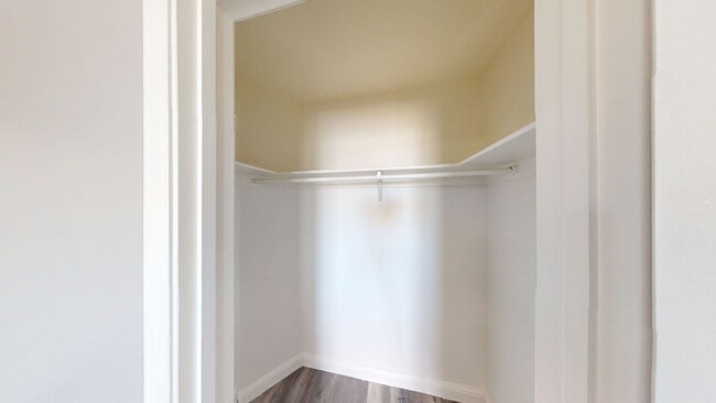 Building Photo - 501 Velasco Ave