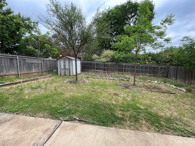 Building Photo - 2215 Ada Ln
