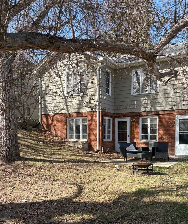 Building Photo - 514 Avenue D