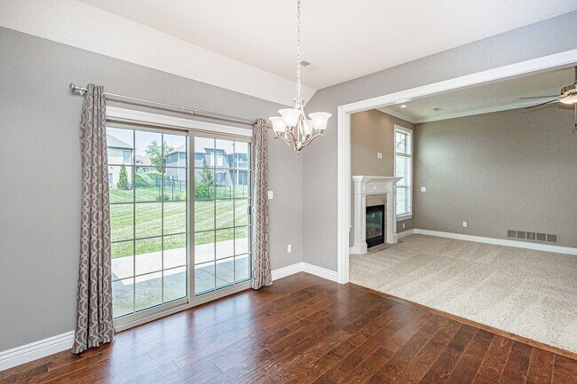 Building Photo - 6401 Cobble Creek Dr