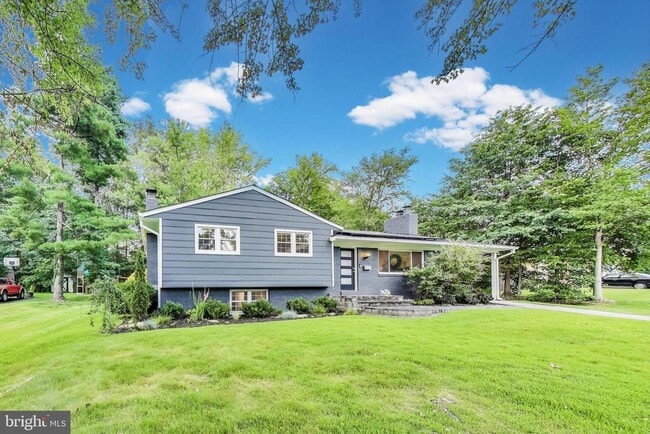 Building Photo - 4422 Neptune Dr