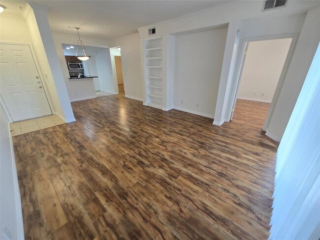 Building Photo - 6000-5 Shepherd Mountain Cove