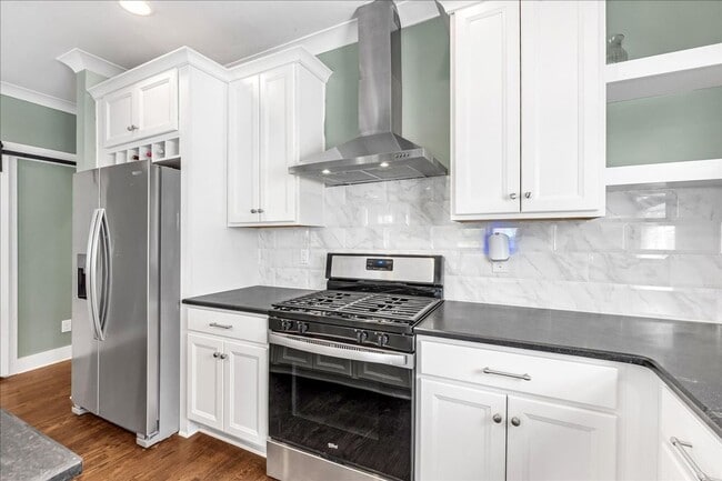 Building Photo - Columbia Avenue Condo
