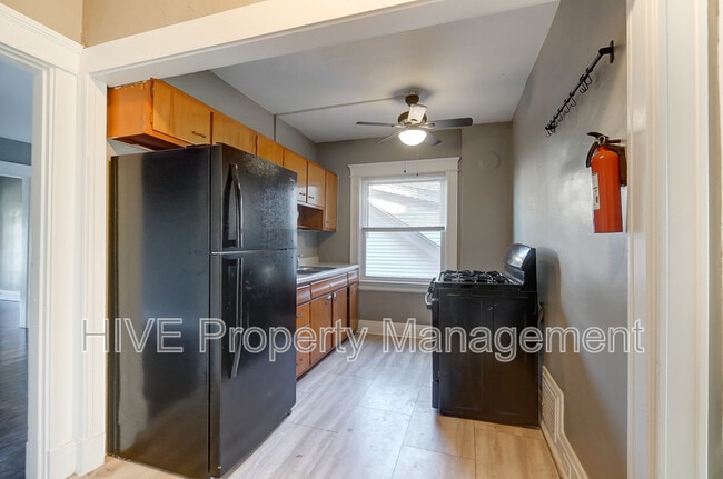 Building Photo - 3640 Besuden Ct