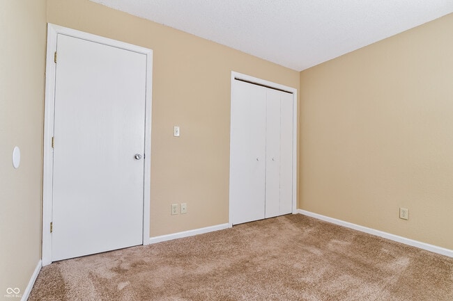 Building Photo - 2736 Woodfield Blvd