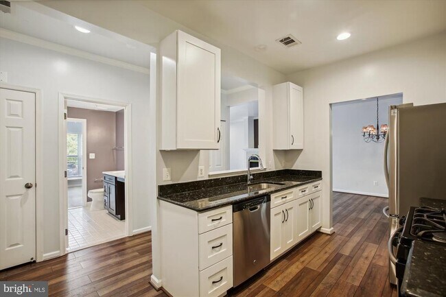 Building Photo - 6533 Grange Ln