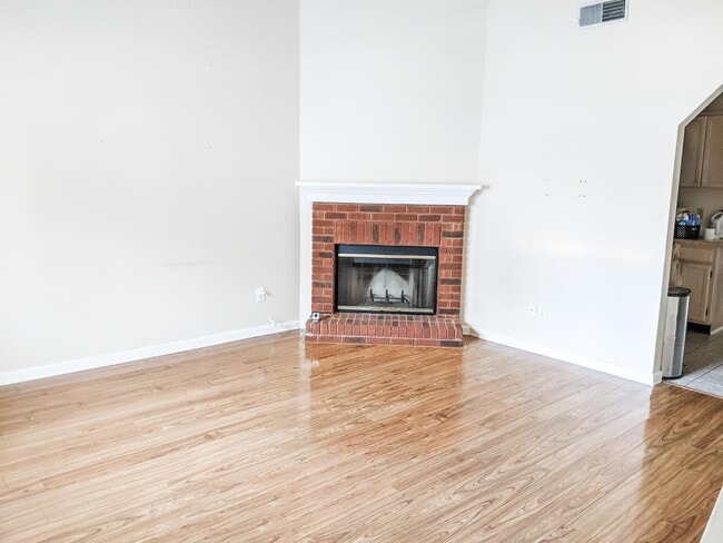 Building Photo - 104 S Whetherbine Way