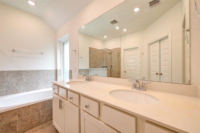 Building Photo - 11442 Harmony Summit Trce