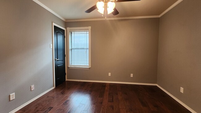Building Photo - 2806 Selman Dr