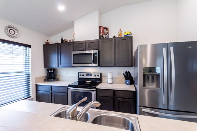 Building Photo - 7634 Fanning Dr