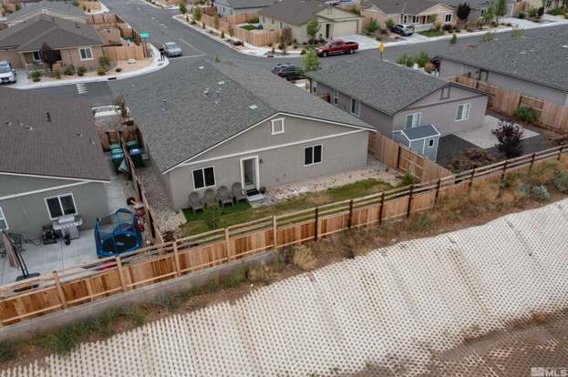 Building Photo - 698 Valmy Dr