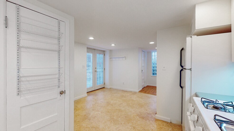 Building Photo - 1444 Birch St