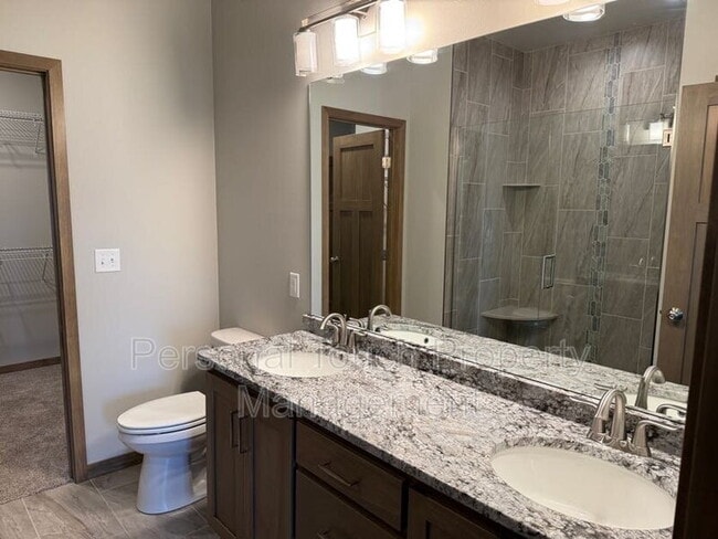 Building Photo - 7352 Eagle Point Dr S