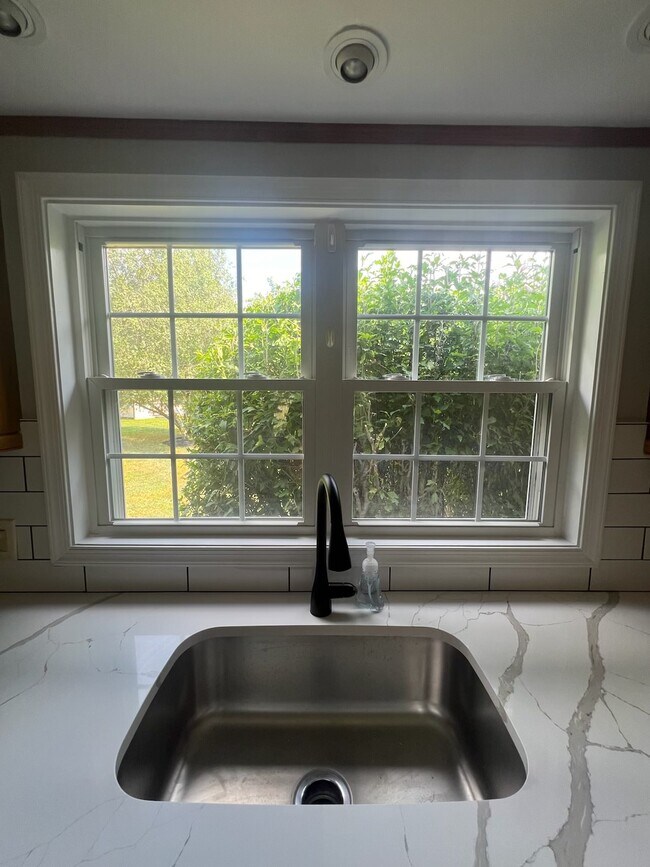 Kitchen - 70 Tartan Rd