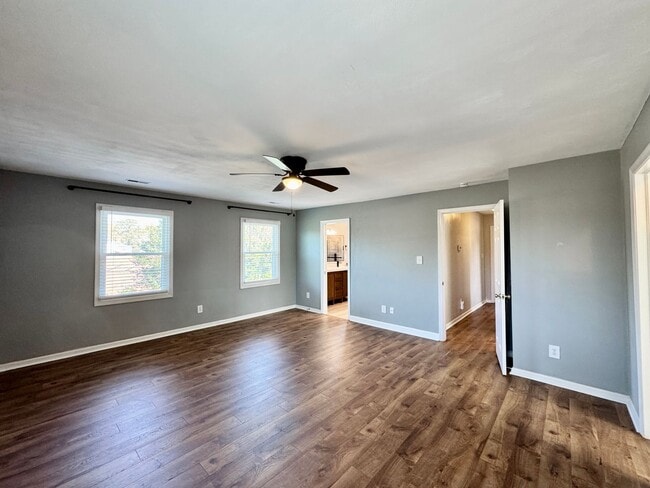 Building Photo - Great Neck Pool Home! First-Time Rental Available NOW! Pet Friendly - Corner Lot - Top Schools!