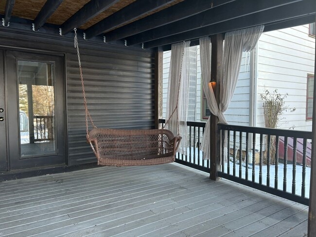 Building Photo - Stunning 5-bedroom in Conestoga Valley School District