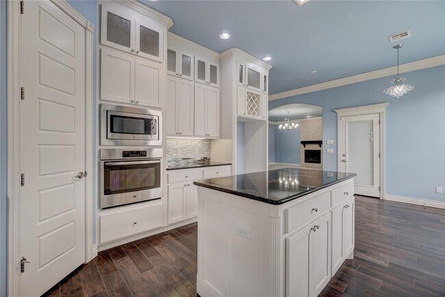 Building Photo - 6100 NW 154th St