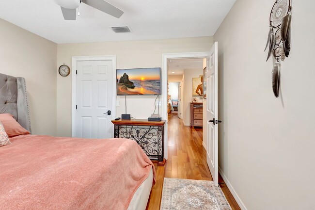Building Photo - 17274 Ventana Dr