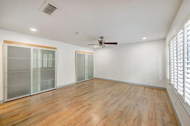 Building Photo - 338 Litchfield Ln