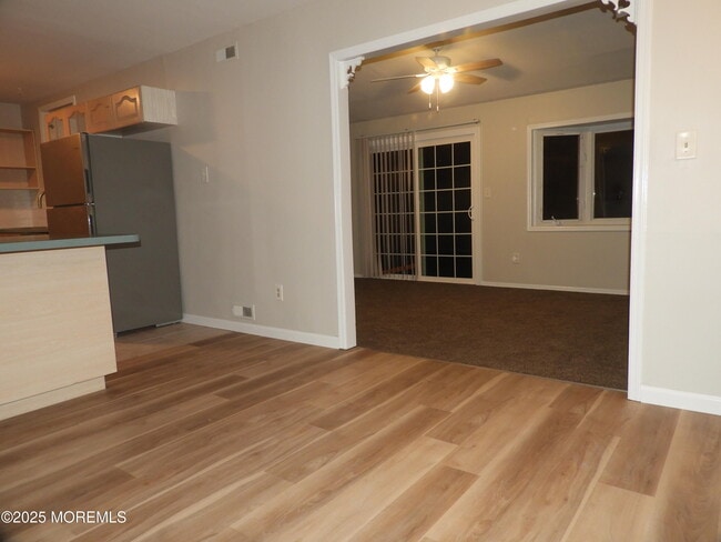 Building Photo - 330 Barcelona Dr