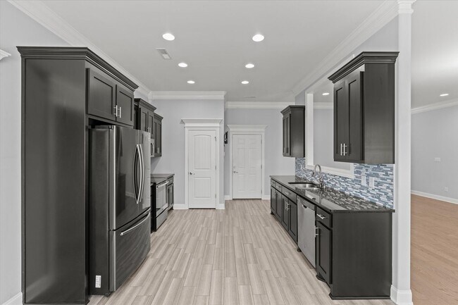 Building Photo - Immaculate 4 Bedroom Home Between Athens a...