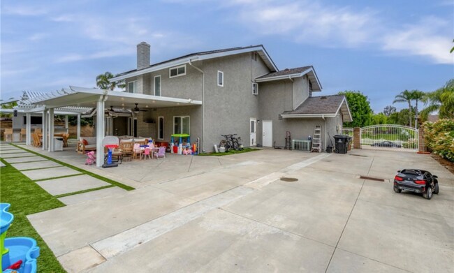 Building Photo - 20795 Paseo Panorama