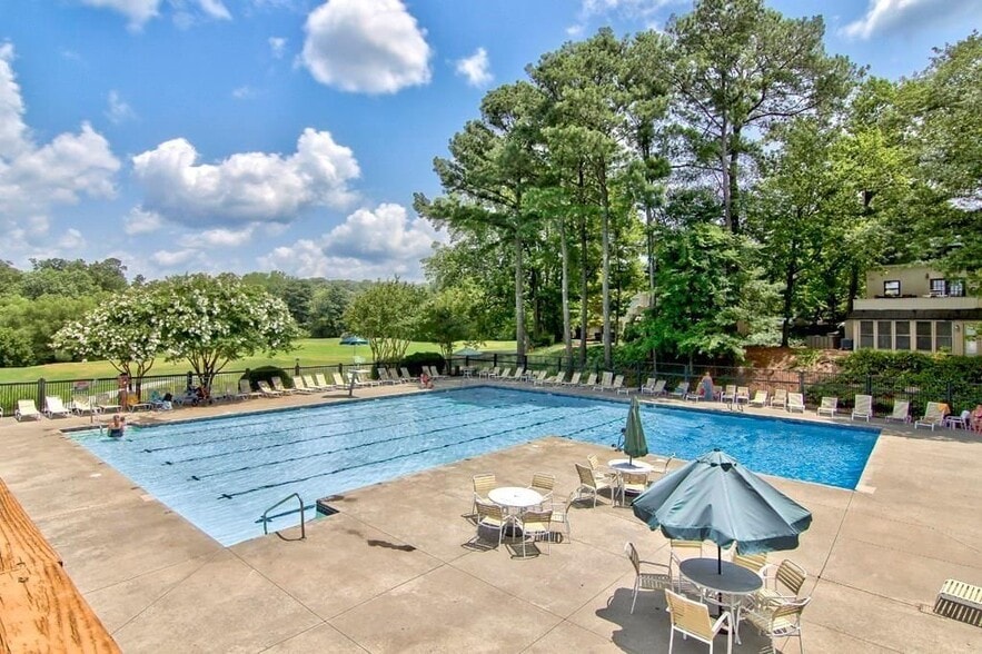 Building Photo - 138 Woodmere Square NW