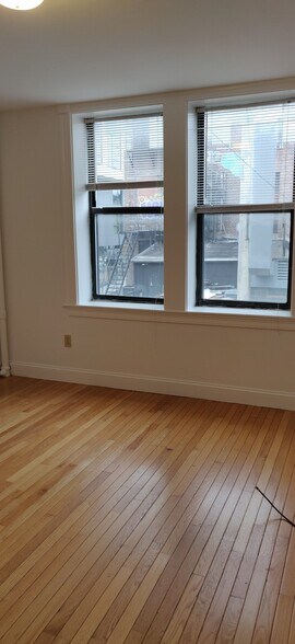 Building Photo - 19 Peterborough St
