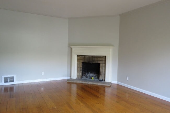 Building Photo - 489 Monterey